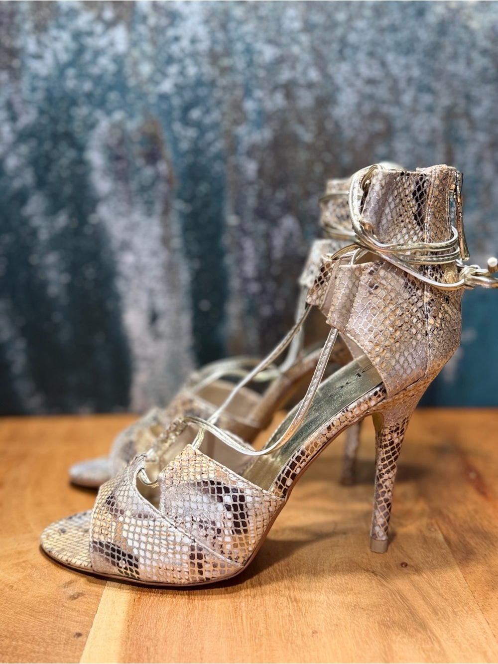 Bebe Rare Archival 2010s McBling Betinna Gladiator Heels Snakeskin 9 NWOT - Picture 3 of 15